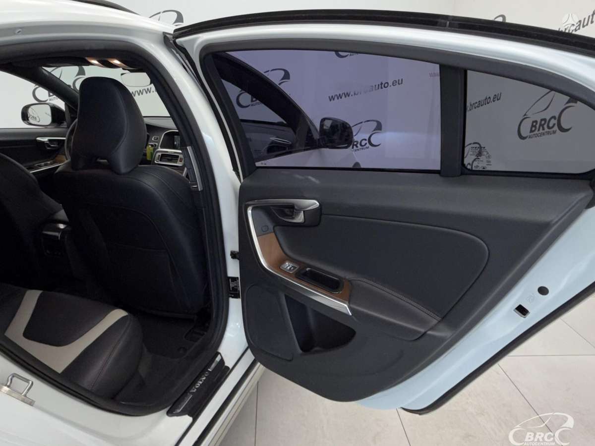 Volvo S60 Cross Country, 2.4 l., Седан
