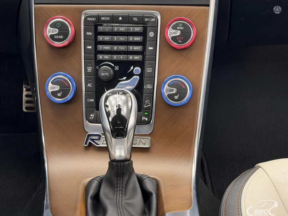 Volvo S60 Cross Country, 2.4 l., Седан