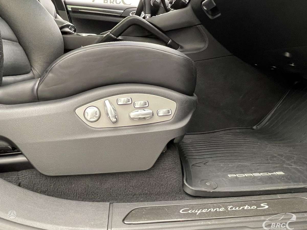 Porsche Cayenne - 7