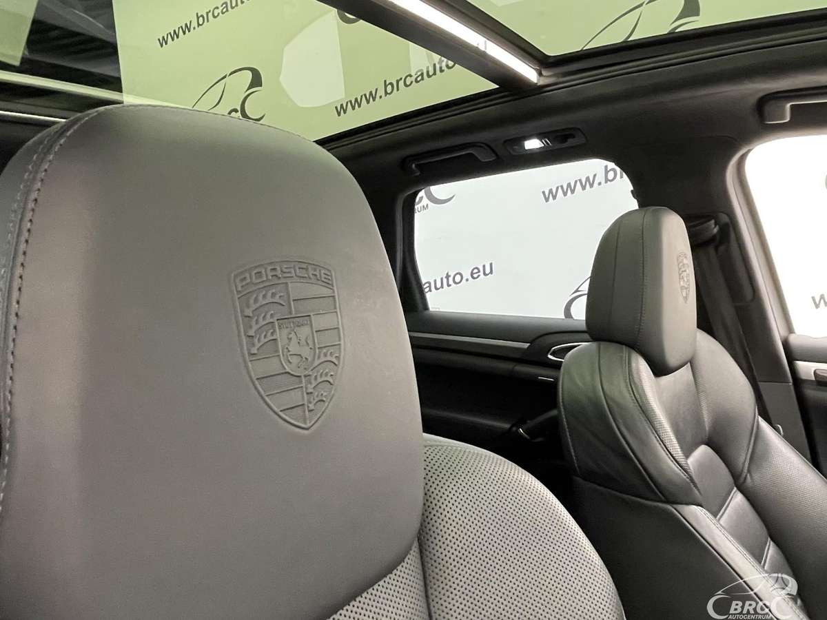 Porsche Cayenne - 8