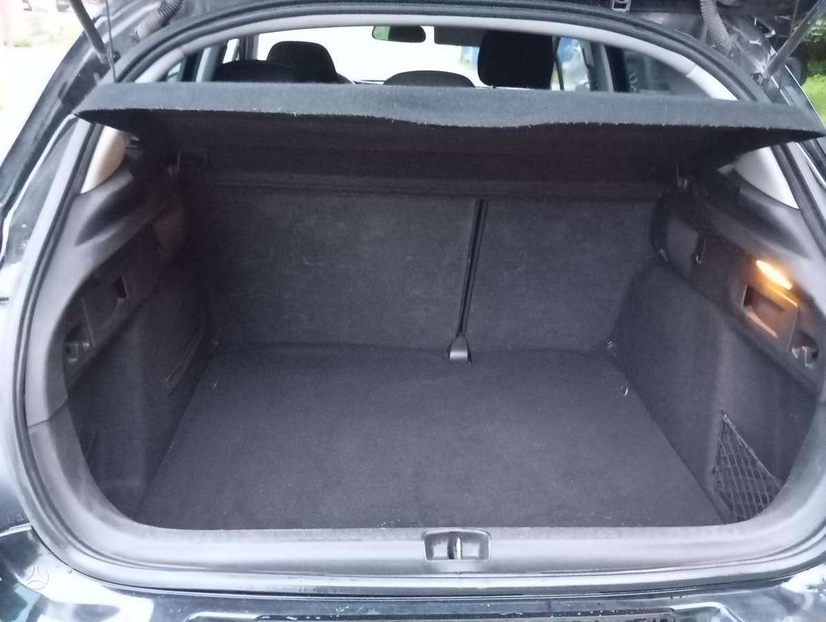 Citroen C4, 1.6 l., hatchback