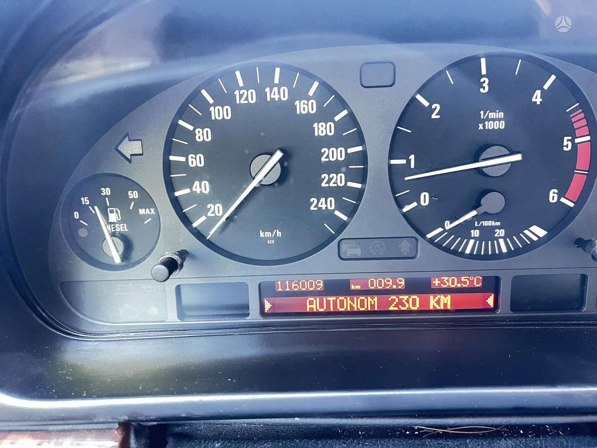 BMW 530, 2.9 l., Седан