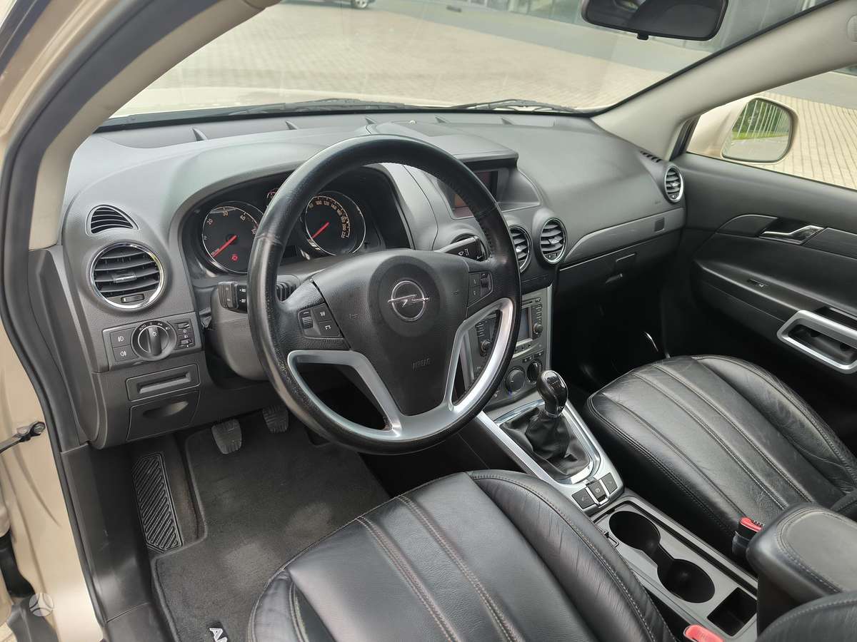 Opel Antara, 2.2 l., Внедорожник / Кроссовер
