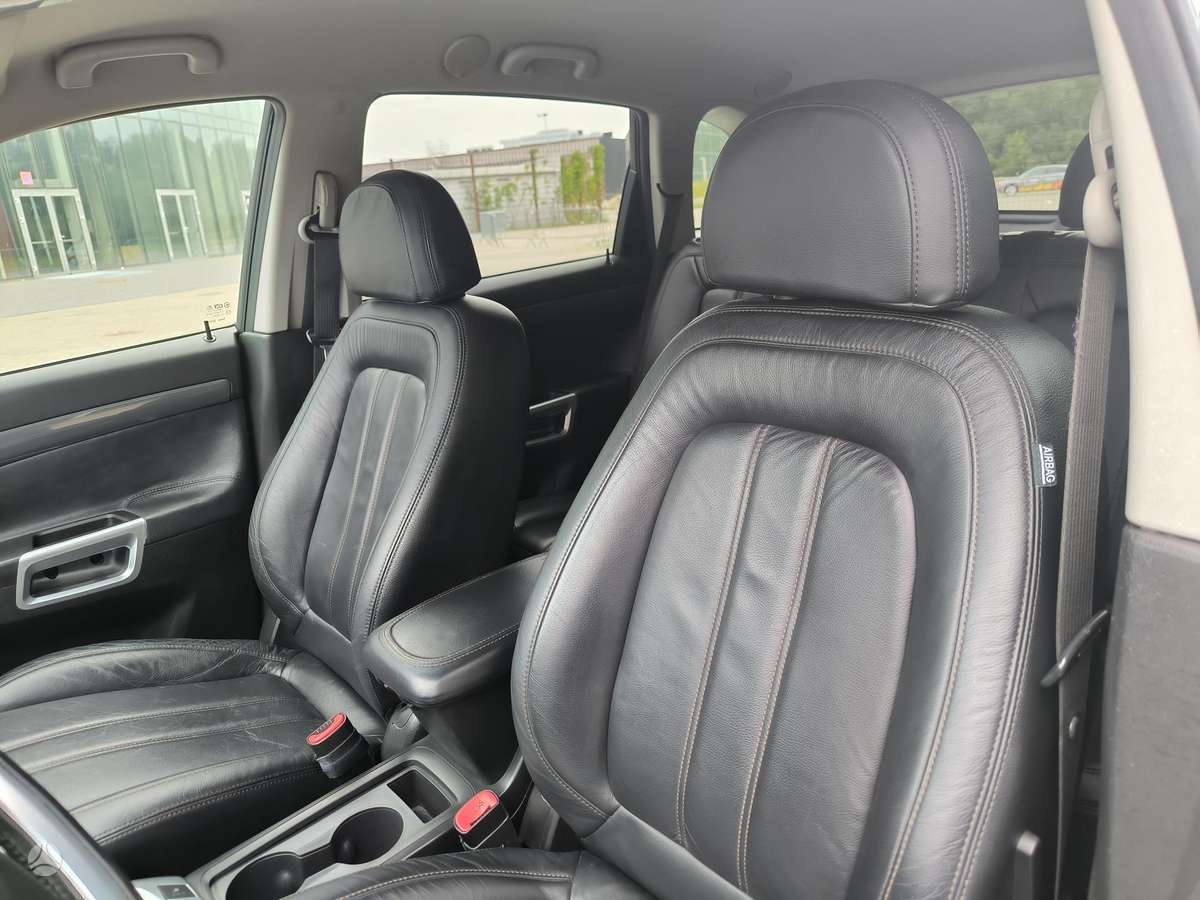 Opel Antara, 2.2 l., off-road / crossover