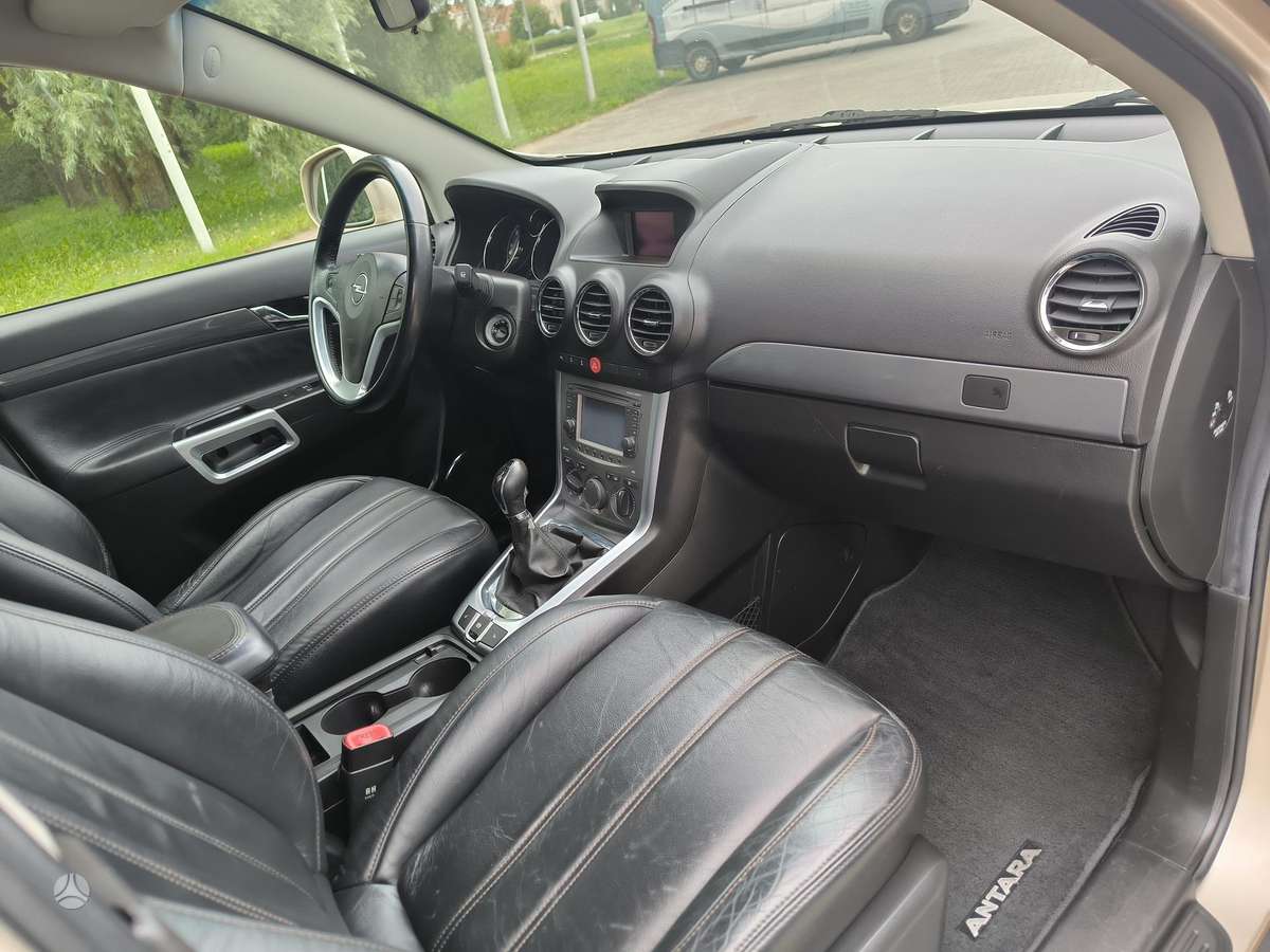Opel Antara, 2.2 l., Внедорожник / Кроссовер