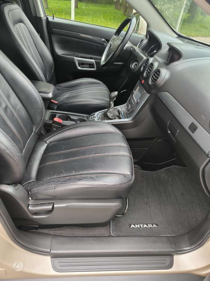 Opel Antara, 2.2 l., off-road / crossover