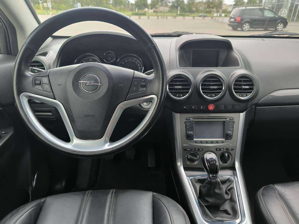 Opel Antara, 2.2 l., Внедорожник / Кроссовер
