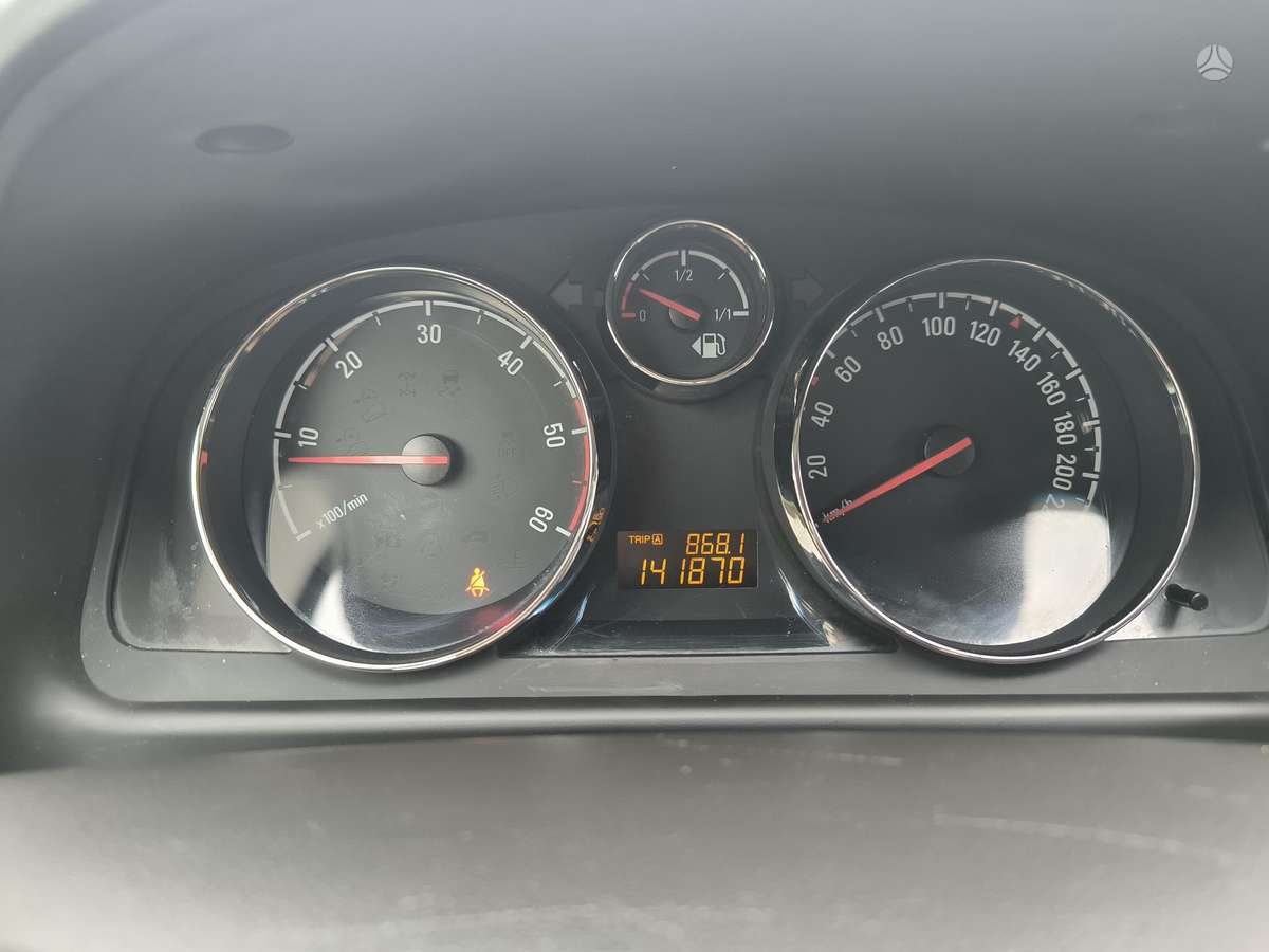 Opel Antara, 2.2 l., Внедорожник / Кроссовер
