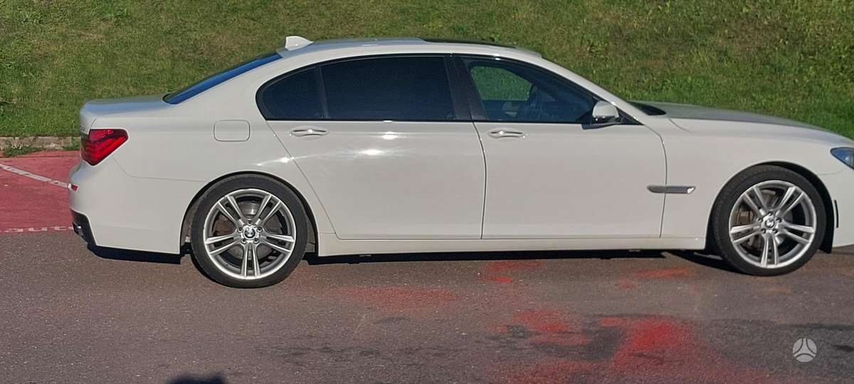 BMW 740, 3.0 l., Седан