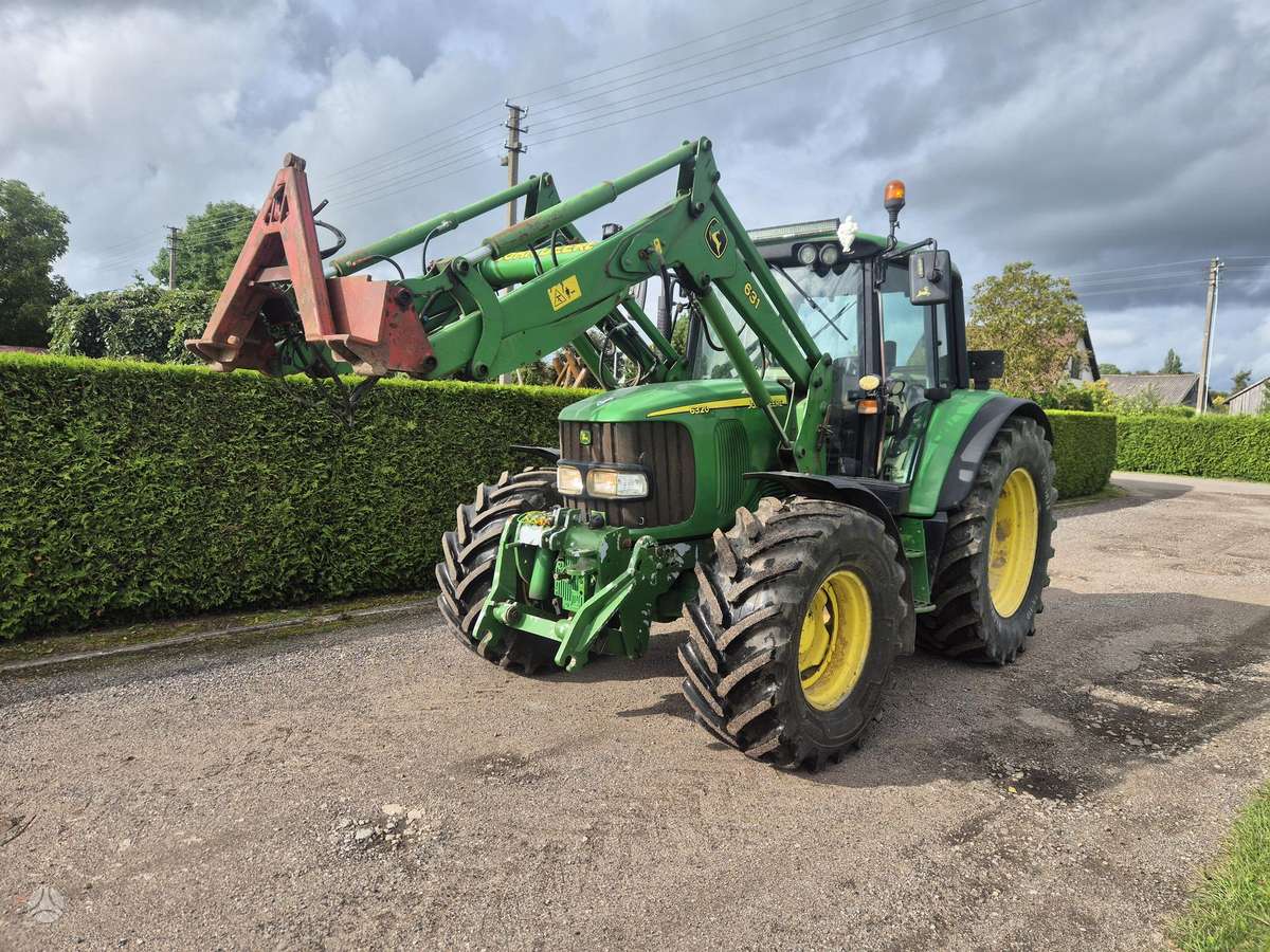 John Deere 6320 / 6430, traktoriai