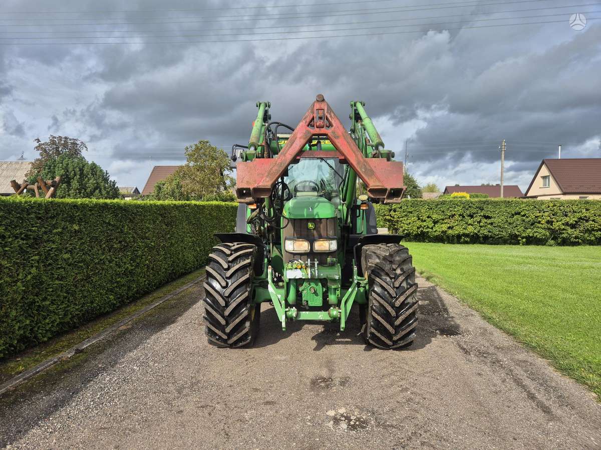 John Deere 6320 / 6430, traktoriai