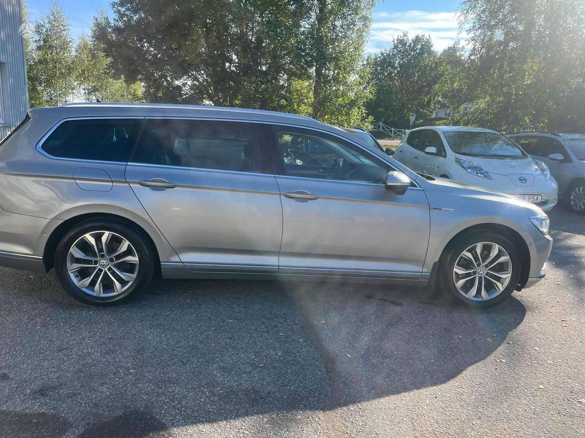 Volkswagen Passat, 2.0 l., Универсал