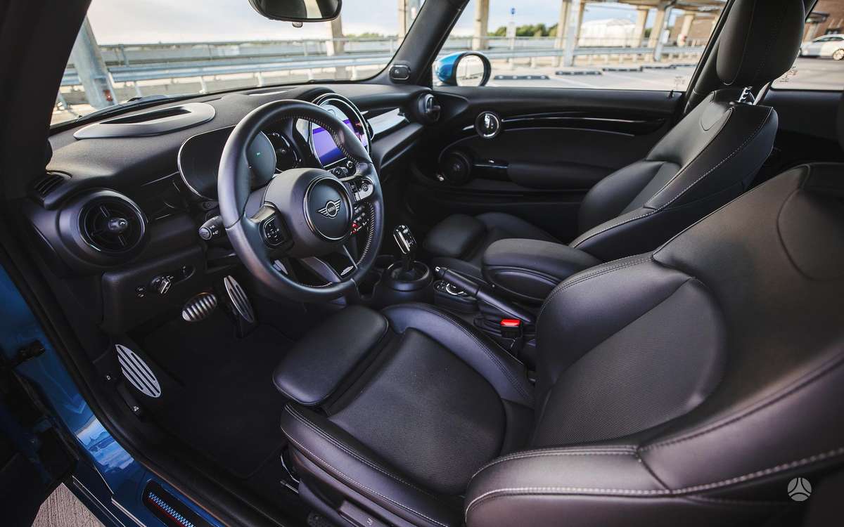 Mini Cooper JCW, 2.0 l., hatchback