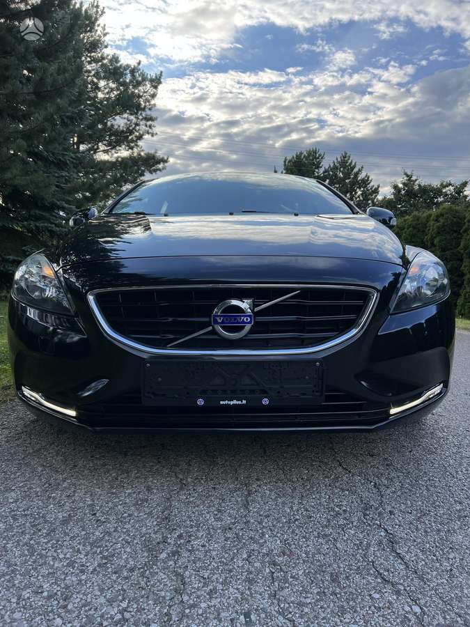 Volvo V40, 1.6 l., hatchback