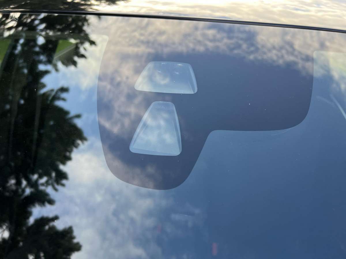 Volvo V40, 1.6 l., hatchback