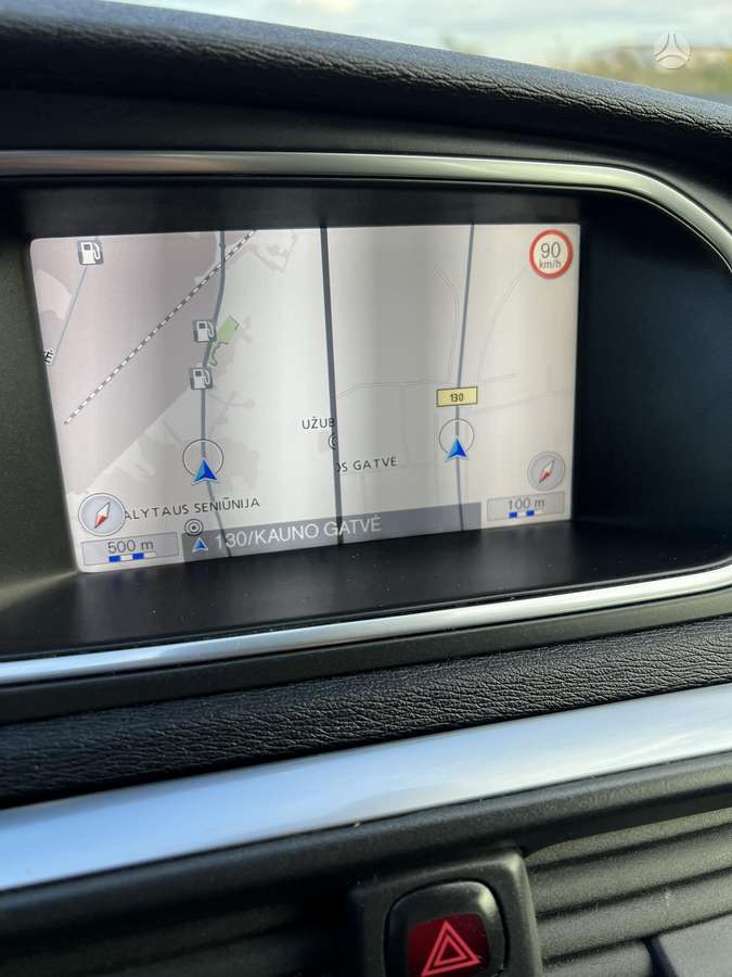 Volvo V40, 1.6 l., hatchback
