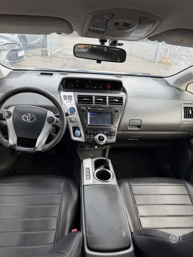 Toyota Prius+ - 12