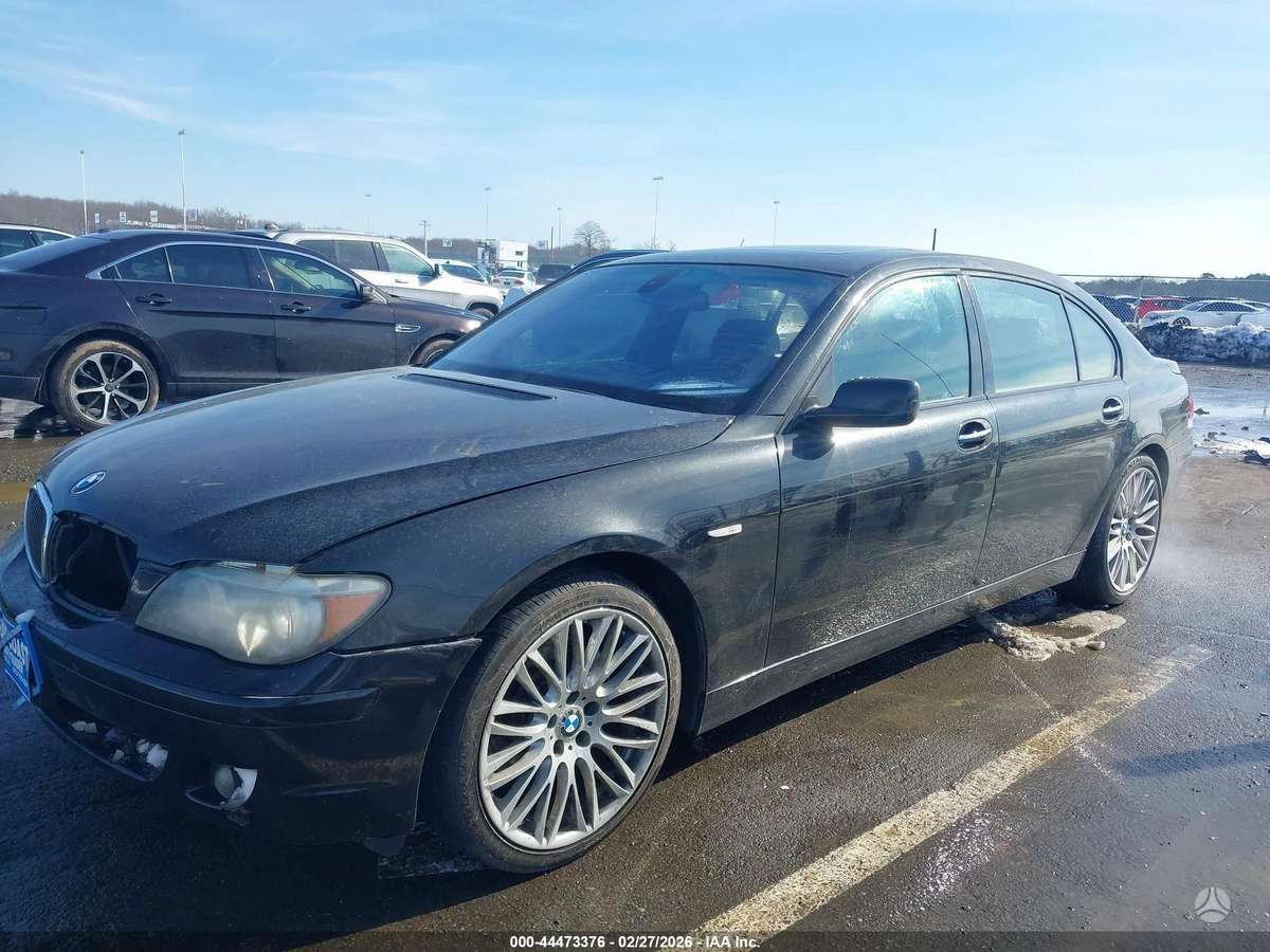 BMW 750, 4.8 l., Седан