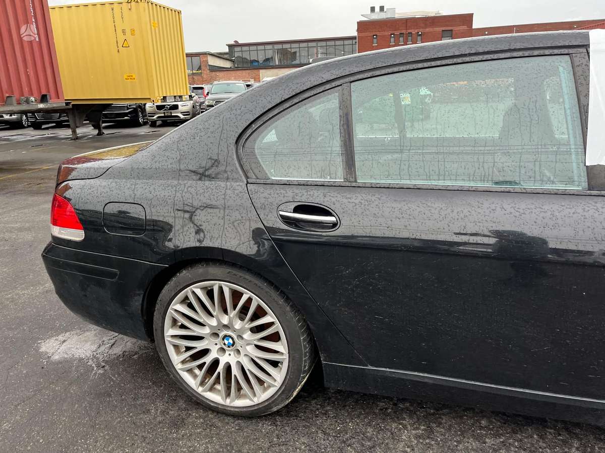 BMW 750, 4.8 l., Седан