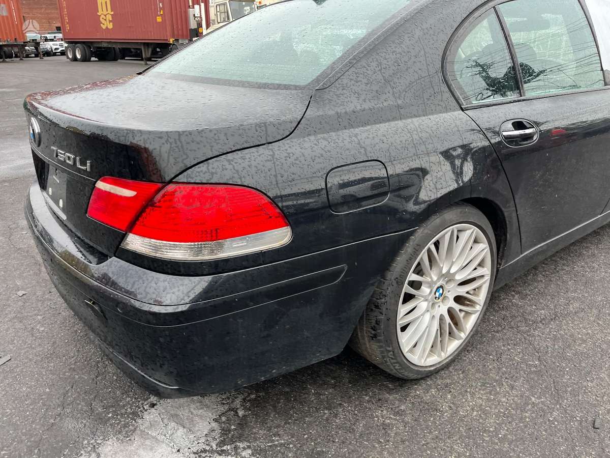 BMW 750, 4.8 l., Седан