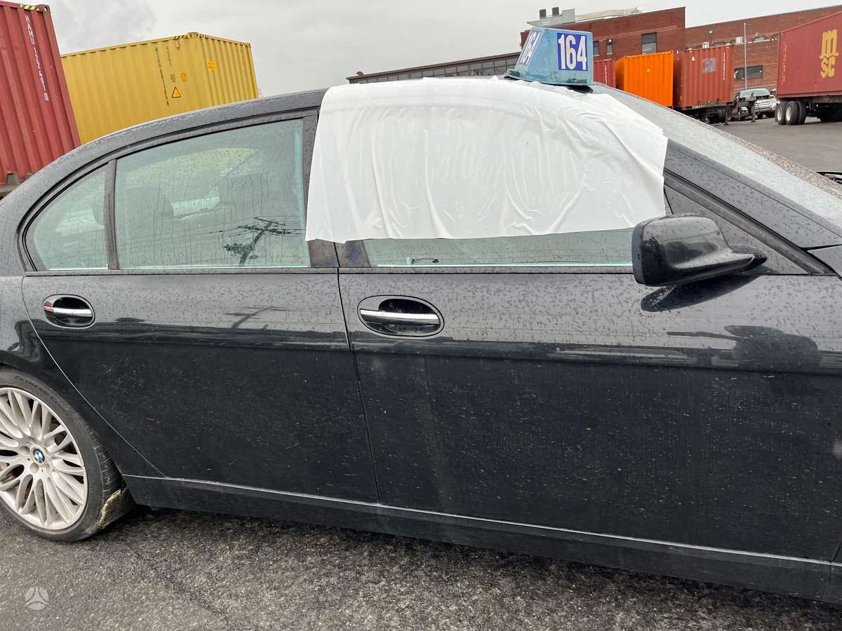 BMW 750, 4.8 l., Седан