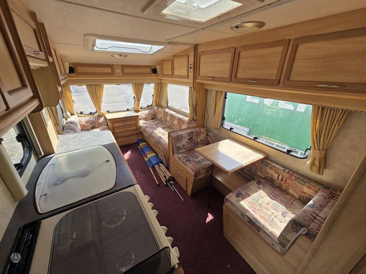 Sterling Cruach, caravans