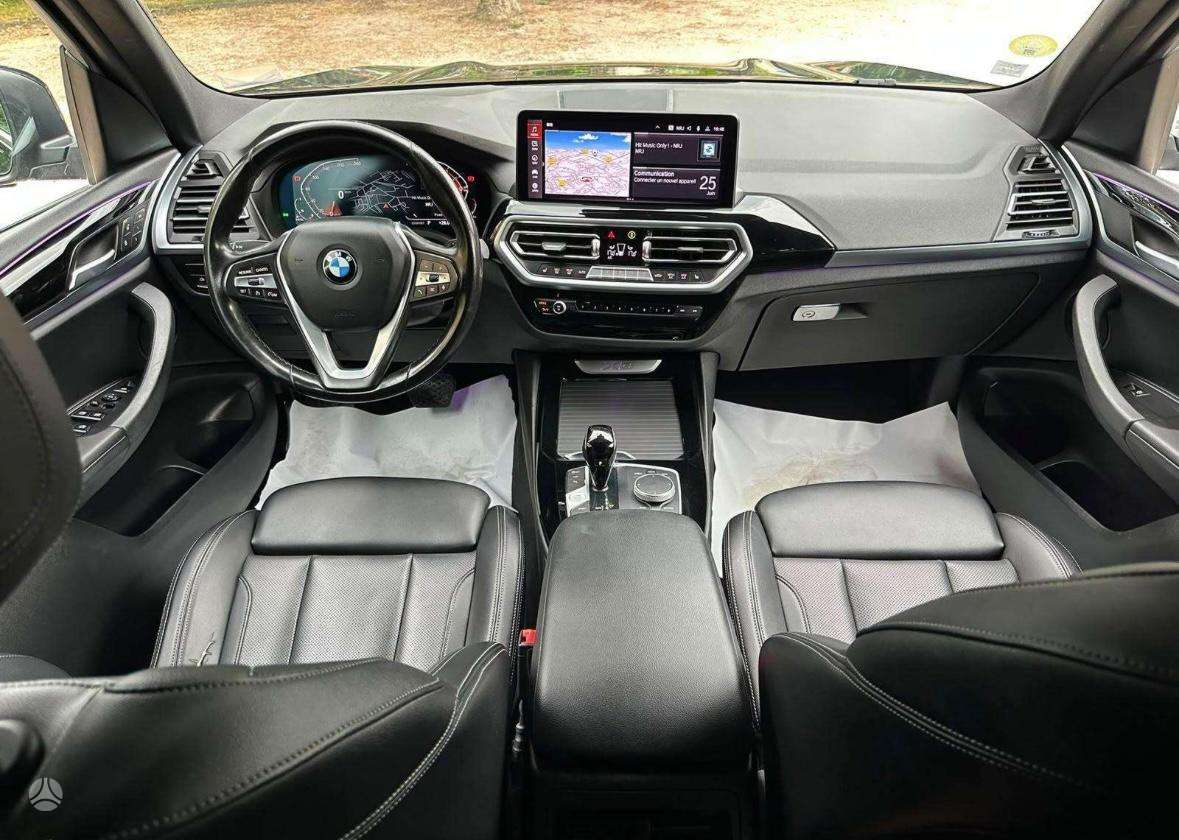 BMW X3, off-road / crossover