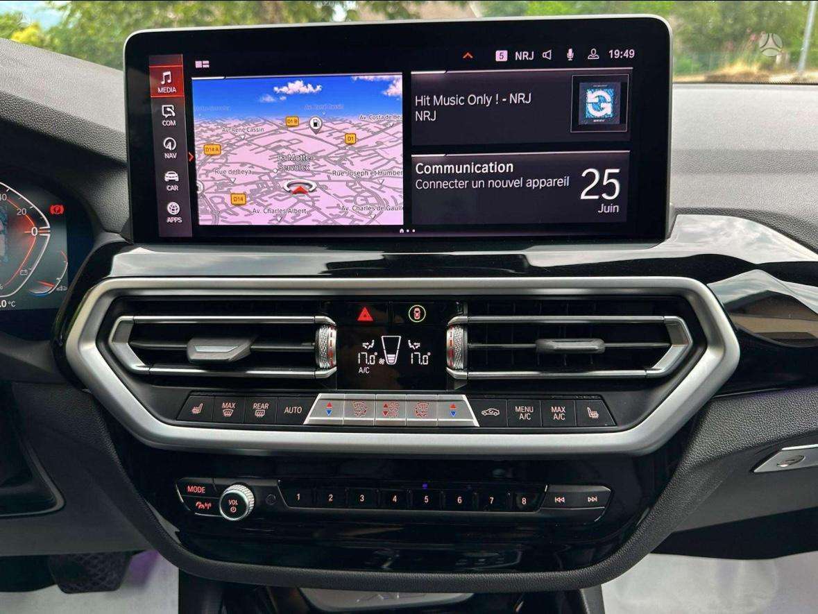 BMW X3, off-road / crossover