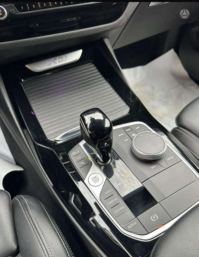BMW X3, off-road / crossover