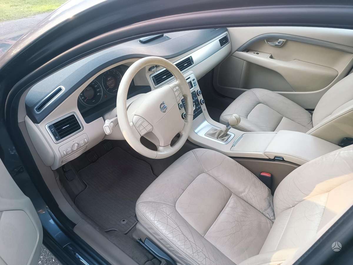 Volvo S80, 2.4 l., Седан