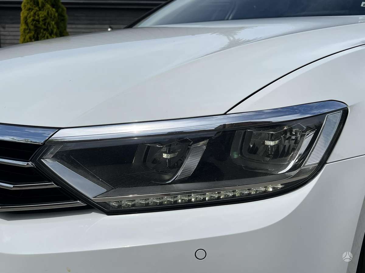 Volkswagen Passat - 12