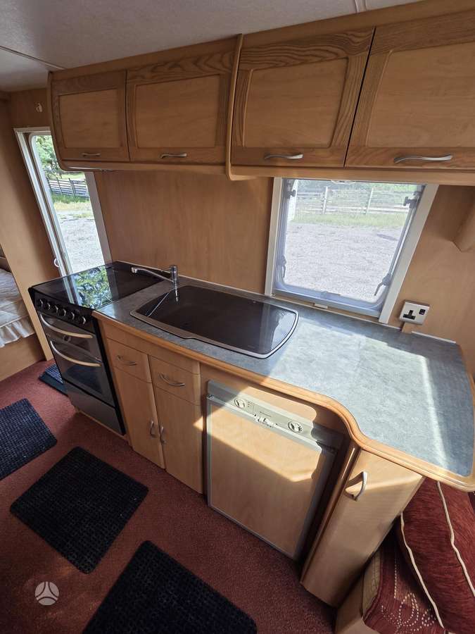 Lunar Lexon, caravans