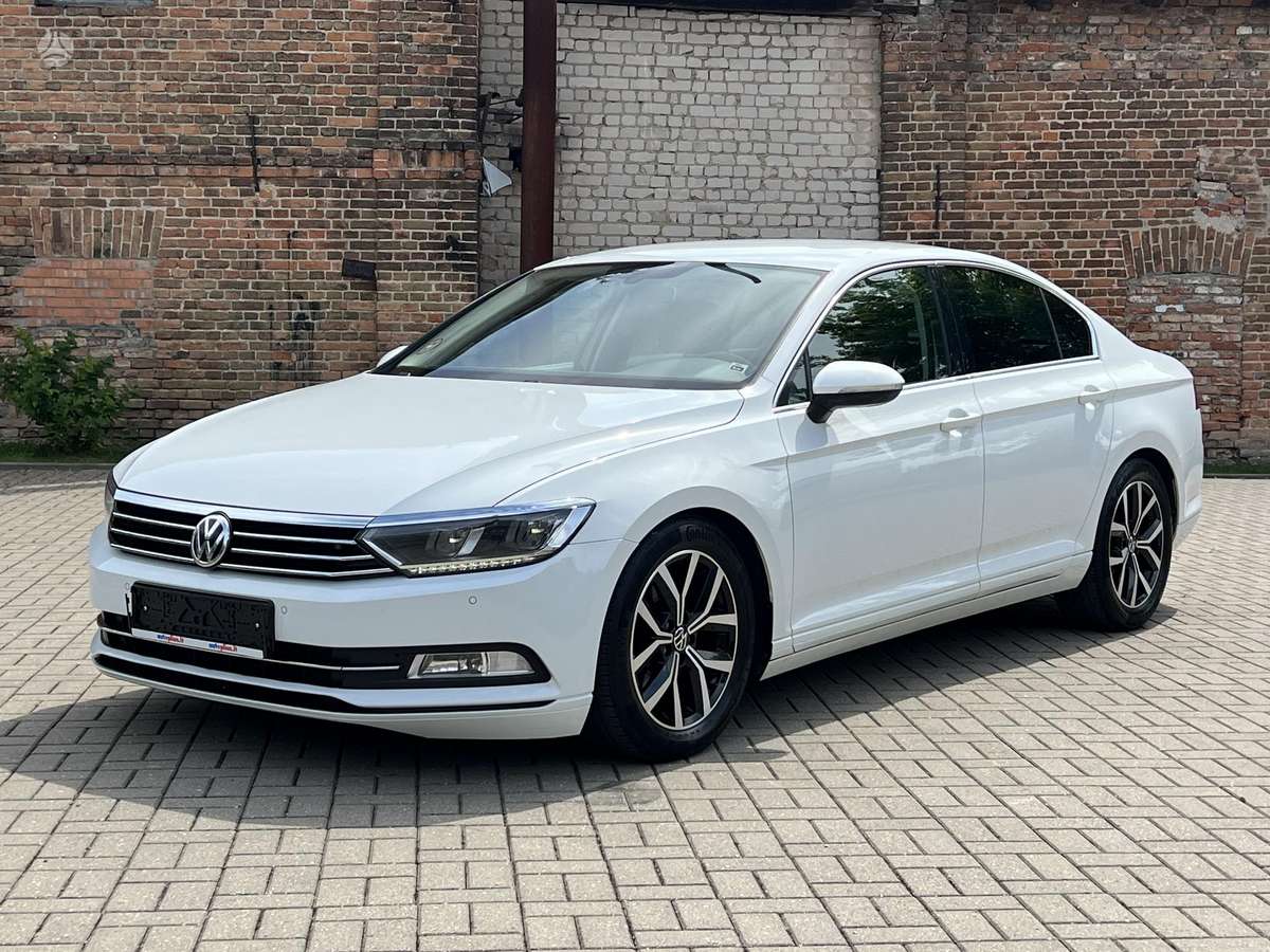 Volkswagen Passat - 1
