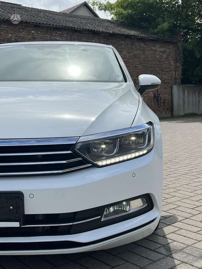 Volkswagen Passat - 11