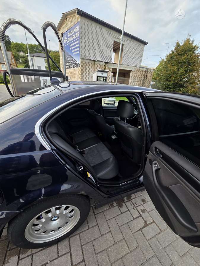 BMW 318, 2.0 l., Седан