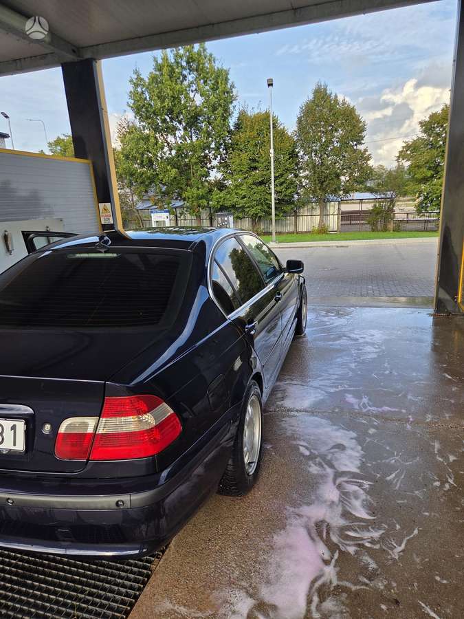 BMW 318, 2.0 l., Седан