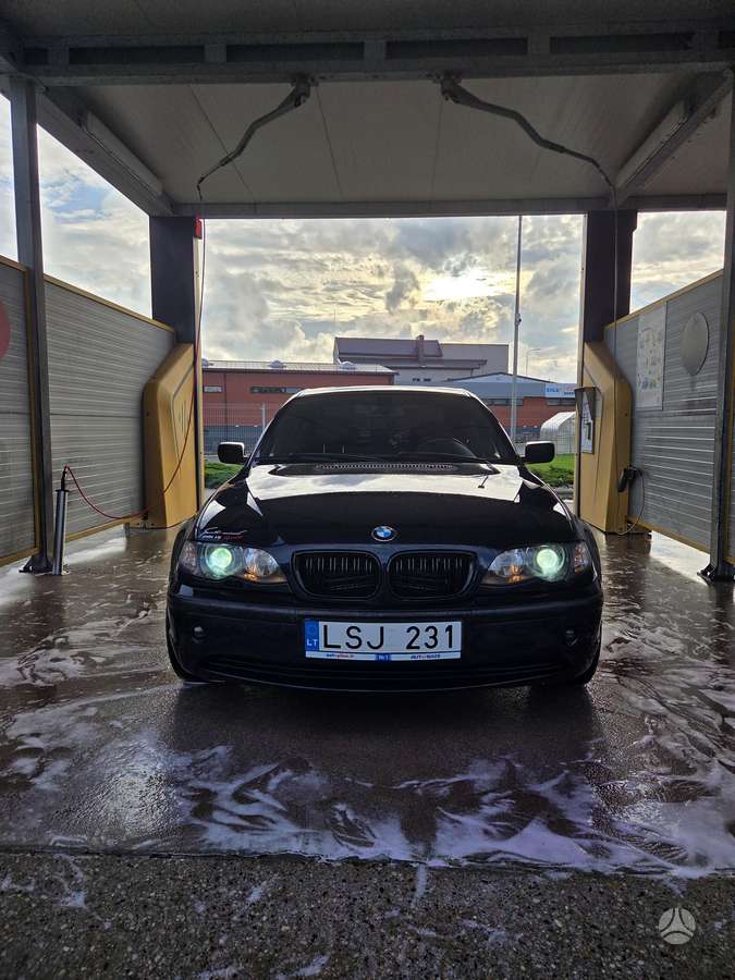 BMW 318, 2.0 l., Седан