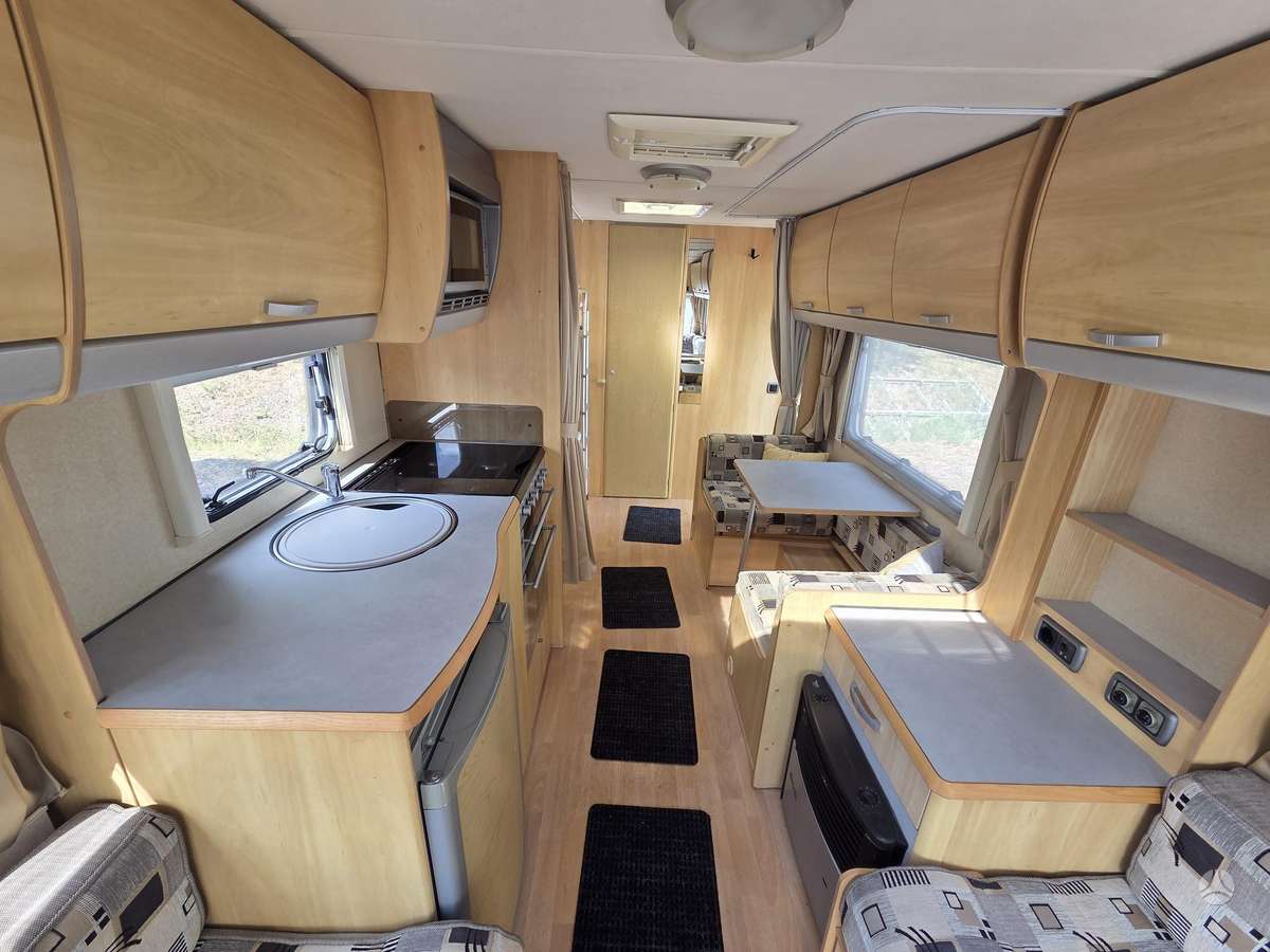 Sterling Europa 600, кемперы