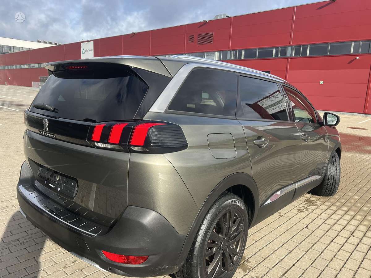 Peugeot 5008 - 8
