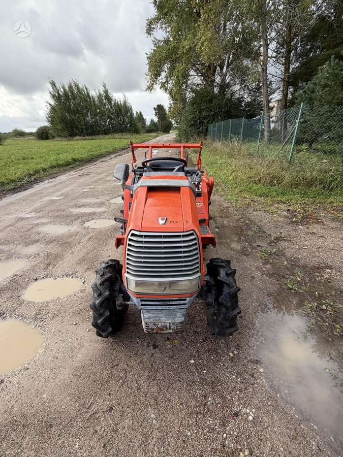 Kubota Aste A-15, tractors