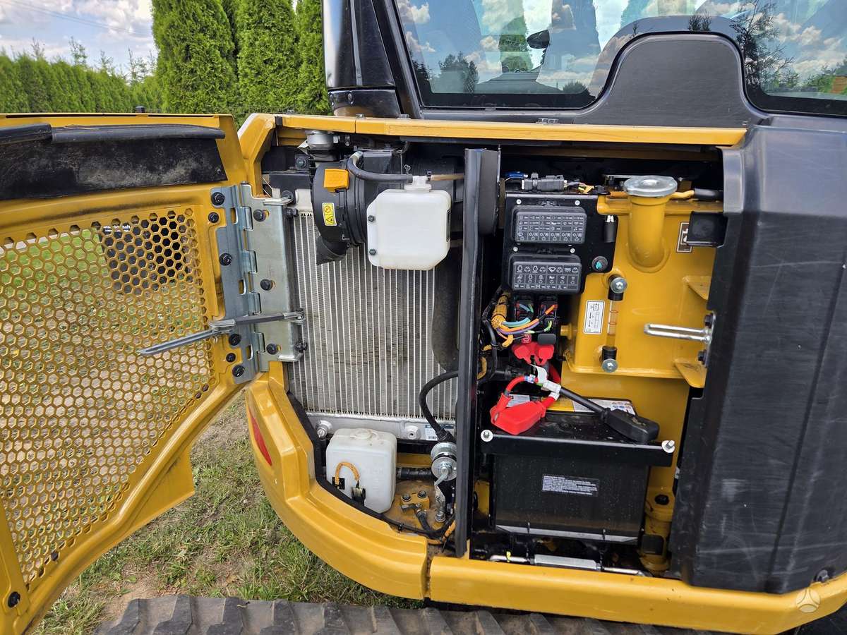 Caterpillar 303.5 cr, mini excavator