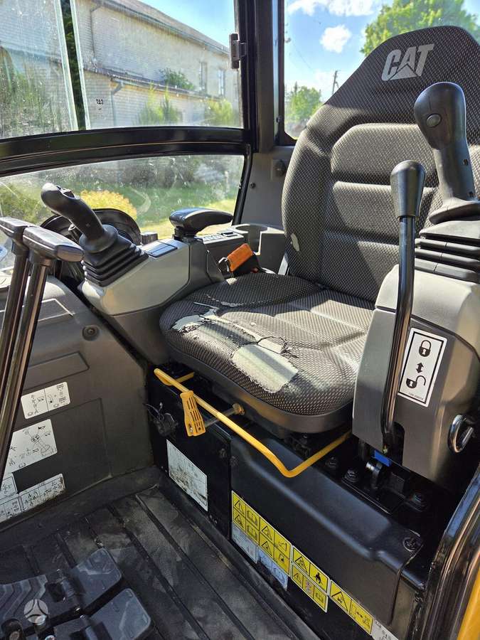 Caterpillar 303.5 cr, mini excavator