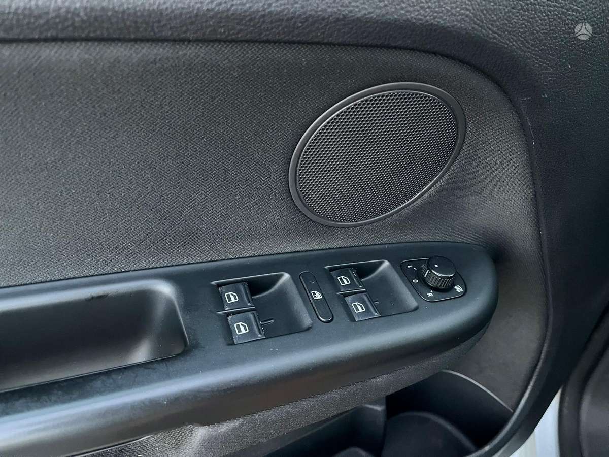 Volkswagen Golf Plus - 9