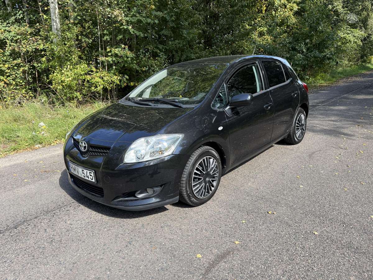 Toyota Auris - 1