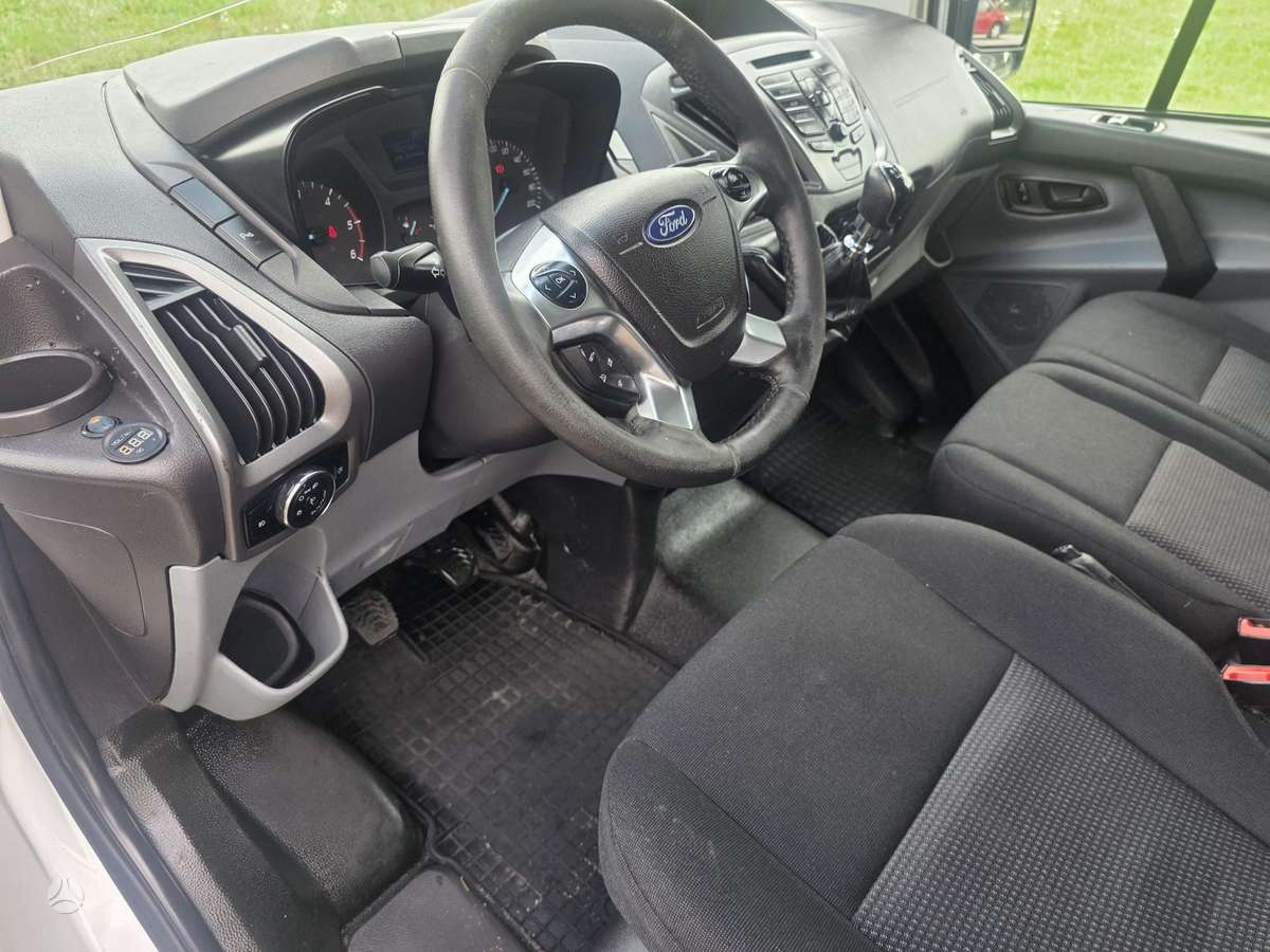Ford Transit Custom, commercial