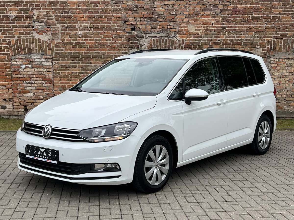 Volkswagen Touran - 1
