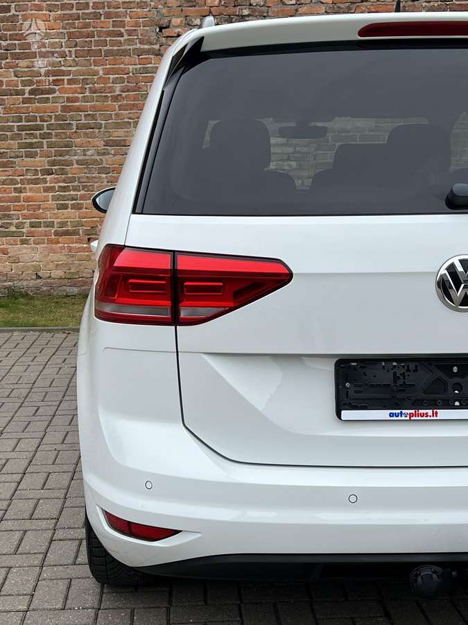 Volkswagen Touran - 10