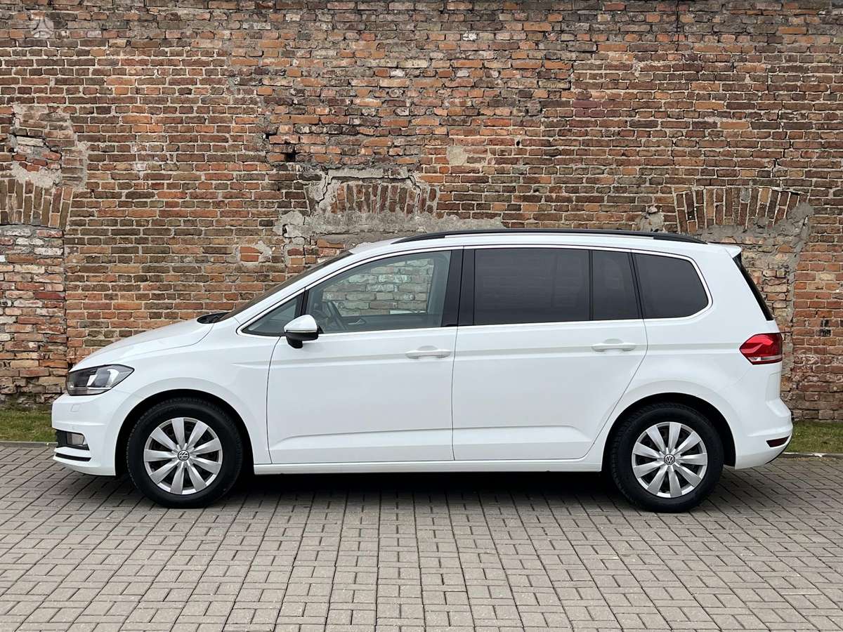 Volkswagen Touran - 11