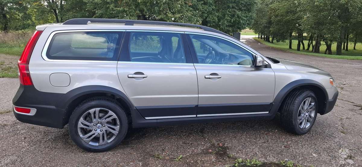 Volvo XC70 - 2