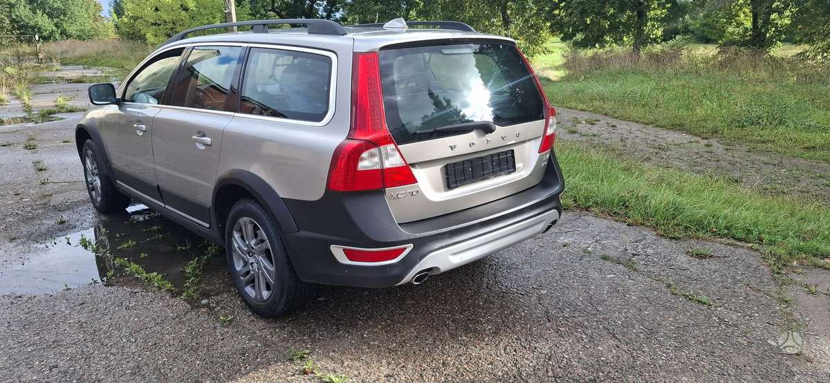 Volvo XC70 - 10